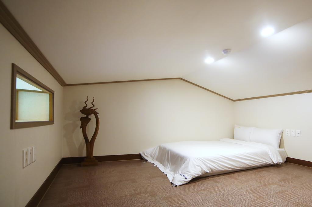 ג'גו Sea View Hotel חדר תמונה